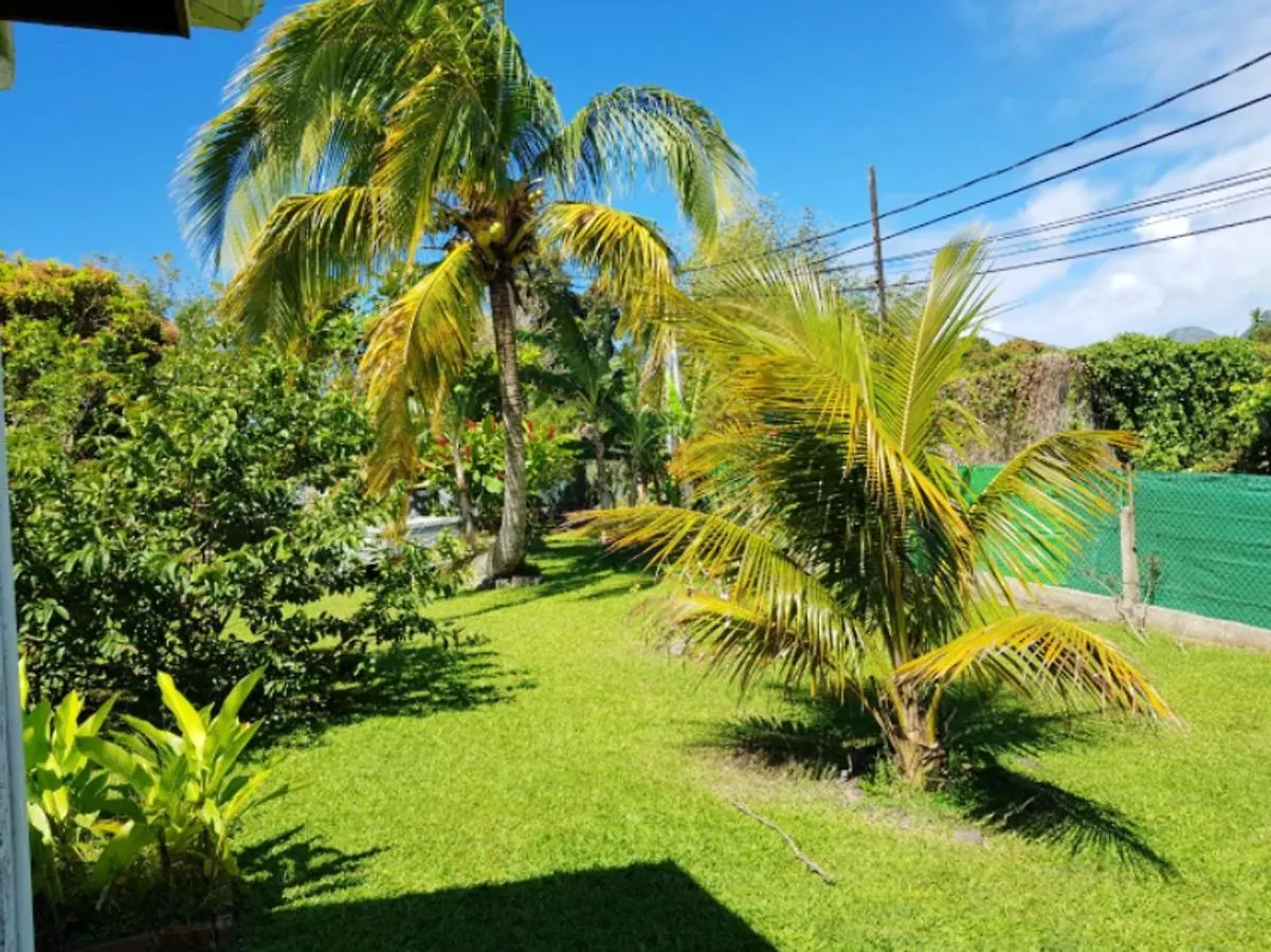 펜션 Bungalow Harmonieux A Fort-De-France, Jardin Prive
